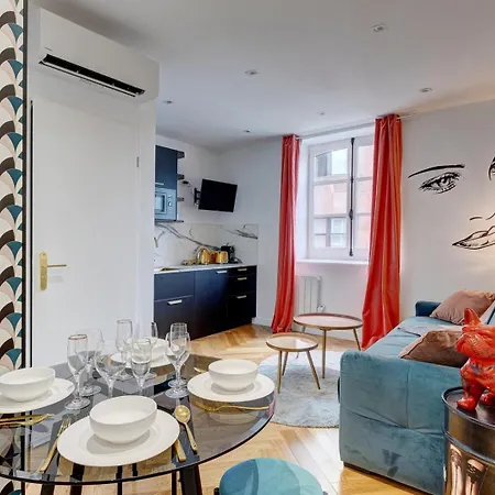 212 Louboutin - Superb In Apartmán Paříž