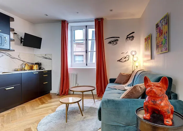 212 Louboutin - Superb In Apartment *