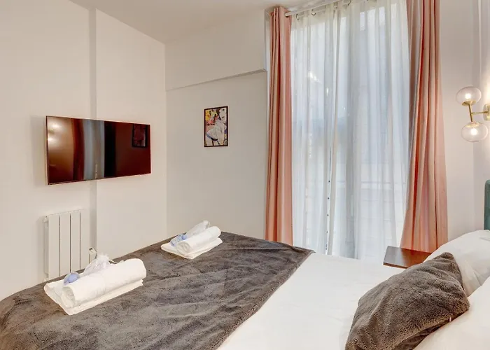 212 Louboutin - Superb In Apartment Paris