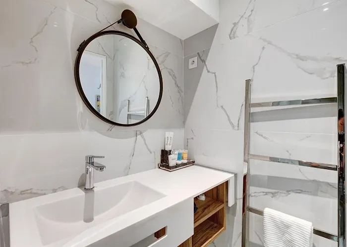 212 Louboutin - Superb In * Paris